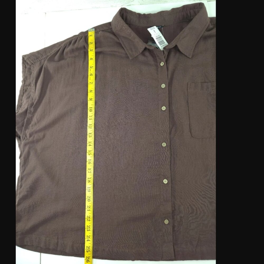 NWT TORRID WOMEN'S PLUS SIZE 4X DUOFOLD BUTTON UP SHORT SLEEVE BROWN SHIRT PUCE - Picture 7 of 8